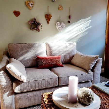 2 Bedroom House Within Walking Distance Of Town Каус Экстерьер фото