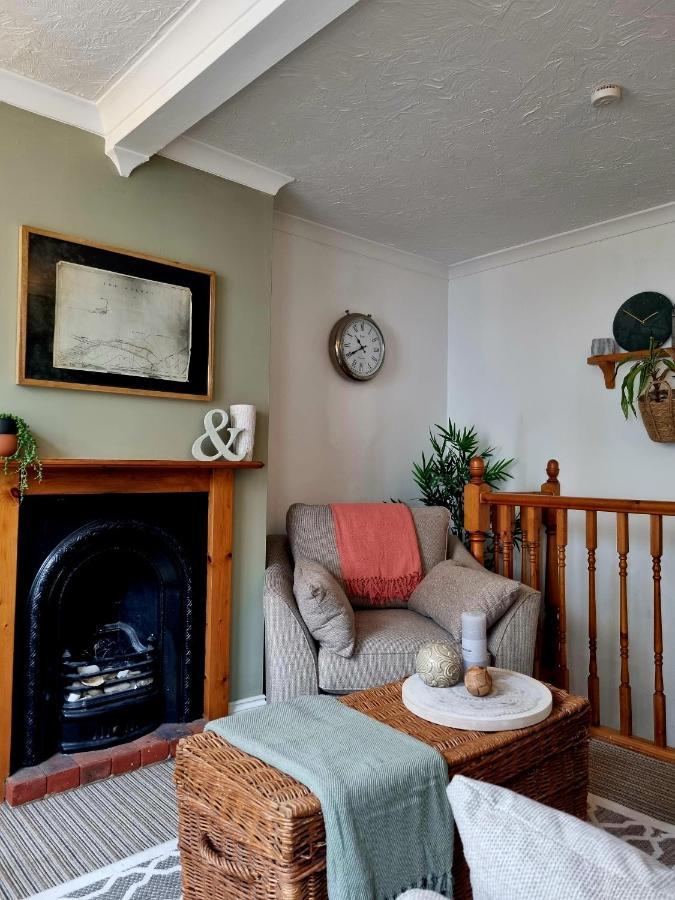 2 Bedroom House Within Walking Distance Of Town Каус Экстерьер фото